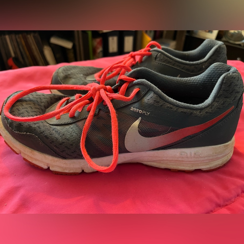 Nike Aeroply size 10